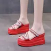Chinelos Femininos Verão Uso Externo 2026 Novo Estilo Moda Plataforma de Solado Grosso Sandálias de Tira Única Rede de Fada Celebridade Mais Vendidos