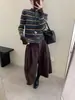 Moda Outono e Inverno Listras Coloridas Contrastantes Gola Redonda Manga Longa Malha para Mulheres Estilo Retrô Blocos de Cor Botões Manga Longa Malha Básica