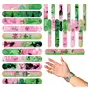 Amazon Tema Bruja Mala Llavero de PVC Pulsera de Círculo Pat Decoración de Pegatina para Bolso Bolsa de Papel