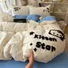 Juego de Cuatro Piezas de Bordado Lindo para Toalla Clase A, Sábana Bajera de Gasa de Doble Capa, Funda de Edredón, Sábana Ajustable, Juego de Tres Piezas de Algodón Lavado Puro para Cama de Dormitorio 4