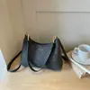 Bolsa Transversal Casual Popular Novo Estilo Sob o Braço Simples Design 2026 Para o Trabalho Nicho Temperamento Feminino Ombro Único Moda
