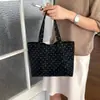 Bolsa tote grande de bolinhas para mulheres, nova coleção outono 2026, bolsa de ombro casual e moderna, atacado