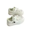 Zapatos blancos de suela gruesa con estampado de gato de dibujos animados para mujer, mocasines chic de nicho, zapatillas deportivas casuales estilo coreano para el campus