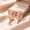 Xuping Aretes de clip de corazón hueco de moda europeos y americanos transfronterizos, aleación de cobre, lujo simple y ligero, fáciles de combinar con pendientes diarios para mujer