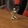 Adorno creativo de latón para figura de yoga más vendido transfronterizo, decoración de escritorio de personaje abstracto, adorno de cobre estilo nórdico