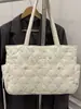 Bolsa Acolchoada de Algodão de Grande Capacidade Estilo Coreano para Mulheres, Nova Bolsa de Ombro Estilo Fresco Primavera 2026 para Mulheres, Bolsa de Mão Tote para o Trabalho