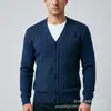 Novo Suéter Masculino Versátil Outono/Inverno 2026, Estilo Europeu e Americano, Forrado com Lã, Quente, Casual, Solto, Cardigan de Tricô Estiloso