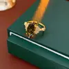 Brincos de Prata Banhados a Ouro Real com Zircônia Argola Estilo Corte de Luxo Leve Anel Exquisito Terno de Moda de Alto Padrão Versátil