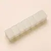 Caja de Pastillas Transparente Portátil Braille de 7 Compartimentos Siete Días a la Semana Caja de Almacenamiento Subempaque Tira Larga Caja de Pastillas de Cobertura Independiente Siete Días Impresión