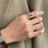 Anillo de acero inoxidable con forma de serpiente de moda para mujer, resistente a la decoloración, de nicho, de alta calidad, ligero, de lujo, estilo ins, anillo abierto de acero de titanio en oro de 18 quilates.