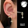 Brincos Pingente de Trevo de Quatro Folhas Dourado em Aço Titânio, Estilo Elegante e Feminino, Para Furos Duplos na Orelha, Piercings de Hélice, Argolas Douradas para Mulheres