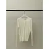 Ahora la Nueva Colección Otoño 2026 del Diseñador Coreano Much M*Re Presenta un Suéter de Punto Cardigan de Medio Botón con Textura Vertical
