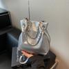 Moda Estrangeira Outono e Inverno Popular Bolsa de Mão Mais Vendida para Mulheres 2026 Nova Bolsa de Ombro Estilo Balde Retrô Casual Bolsa Transversal para Escritório