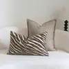 Almofada Estilo Wabi-Sabi Moderno, Decoração Suave para Pousadas e B&Bs, Almofada de Algodão e Linho, Almofada Cor Caramelo, Almofada para Quarto Modelo Estilo Meio do Século, Almofada Lombar