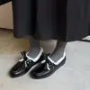 Mocasines para Mujer 2025 Estilo Nuevo Forrados de Lana Calientes Suela Plana Borla Engrosados Zapatos Tipo Frijol Retro Zapatos Peludos Modernos