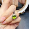 Venta al por mayor de fábrica Popular Colgante de Peridoto Natural Plata S925 Incrustado Piedra Principal 8*10 Joyería de Lujo Venta Directa de Fábrica