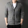 Suéter cárdigan de punto jacquard con patrón trenzado y bolsillo para hombre para Otoño e Invierno, Ropa exterior de punto moderna ajustada con mangas largas