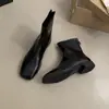 Botas curtas estilosas Chuyuji retrô de bico quadrado para mulheres, novas botas finas de couro macio para outono e inverno com zíper traseiro, botins curtos estilo Martin
