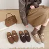 Pantuflas de cuero suave con hebilla metálica retro, slip-on, suela suave, punta cerrada, para mujer, novedad otoño 2026, suela gruesa, tacón bajo