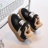 Zapatos de Felpa de Algodón para Niños Invierno Nuevo Estilo Zapatos Deportivos de Caña Baja para Niños y Niñas Velcro Cálidos Antideslizantes Suela Suave Zapatos para Bebé