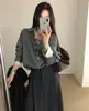 Enviado. Chique coreano outono/inverno nova coleção, gola polo estilo coreano, modelagem solta, blusa de tricô versátil para mulheres, 25410