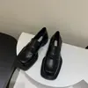 Sapatos Mocassins Retro Estilo Britânico Cor Sólida Couro Envernizado Bico Quadrado Sola Grossa Sapatos Casuais Uniforme de Estudante Feminino Primavera e Outono de 2025