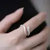Exquisito anillo de serpiente de espíritu pequeño anillo femenino accesorios de personalidad anillo de cola diseño de nicho moda 2023 Nuevo