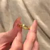 Explosiones del Libro Rojo Anillo de Diamante Amarillo de Gran Altura 2025 Nuevo Oro Antiguo Transferencia Nudo de Bambú Taladro Anillo Simple