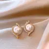 Pendientes pequeños de serpiente de perla con incrustaciones micro del año nativo para mujer, nicho único, nuevos pendientes 2024, pendientes, lujo ligero, sensación de alta gama