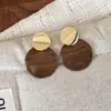Pendientes minimalistas de madera natural y color metal en bloques, pendientes de disco geométricos vintage, estilo de alta gama para el día a día, pendientes colgantes atmosféricos