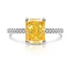 Anel de diamante de alto carbono com corte de flor de gelo retangular colorido para venda ao vivo, anel de diamante de luxo com atmosfera de moda europeia e americana para mulheres