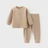 Conjunto de roupa íntima para bebê, estação primavera e outono, loungewear macio com toque de algodão, roupa íntima térmica quentinha, conjunto de blusa e calça de outono