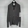 Cardigan de Lã Novo Tb Outono e Inverno Quatro Listras Masculino e Feminino Mesmo Estilo Roupa de Fora para Casal Versátil Casual Cardigan de Lã