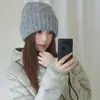 Gorro de Hilo con Textura de Punto de Color Sólido Otoño/Invierno 2026 para Mujer, Gorro Cálido de Alta Gama tipo Envolvente, Gorro para Clima Frío, Gorro Holgado