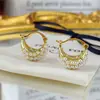 Brincos de pérola pequenos e curvos requintados retrô, temperamento feminino, doces, alto senso, moda, combinam com tudo, estilo ocidental, brincos, brincos