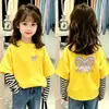 Camiseta infantil de manga longa listrada em patchwork, novo estilo primavera/outono, design de desenho animado, para crianças de tamanho médio e grande, casual, corte solto, algodão puro, top de gola redonda