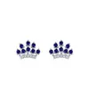 Pendientes de Plata de Ley S925 con Zirconia Azul y Diamantes Micro-pavimentados Corona Pendientes Femeninos Elegantes Lujo Accesible Pendientes de Zafiro Venta al por Mayor