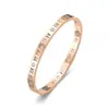 Popular Pulsera de Acero Titanio con Diseño de Nicho, Números Romanos y Incrustaciones de Diamantes para Mujer, Lujo Ligero de Gama Alta, Chapado en Oro de 18K, Pulsera que No se Desvanece