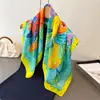 Lenço de Seda Vibrante para Primavera e Verão com Design Estampado de Alta Qualidade, Lenço Quadrado de Seda Falsa, Lenço de Pescoço Versátil, Lenço Quadrado Pequeno, Lenço de Cabeça, Lenço para Mulheres