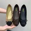 Primera reunión de la temporada, aumentó 4 cm ~ Estilo fragancia francesa pequeña, boca poco profunda, suela suave, para ir al trabajo, versátil, temperamento estilo coreano, patrón de rombos, zapatos de vestir