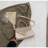 Bolsa Transversal Quadrada Pequena Clássica Fresca e Simples para Mulheres Nova Coleção Primavera 2025 Bolsa de Mão Versátil Elegante Bolsa de Compras para Mulheres