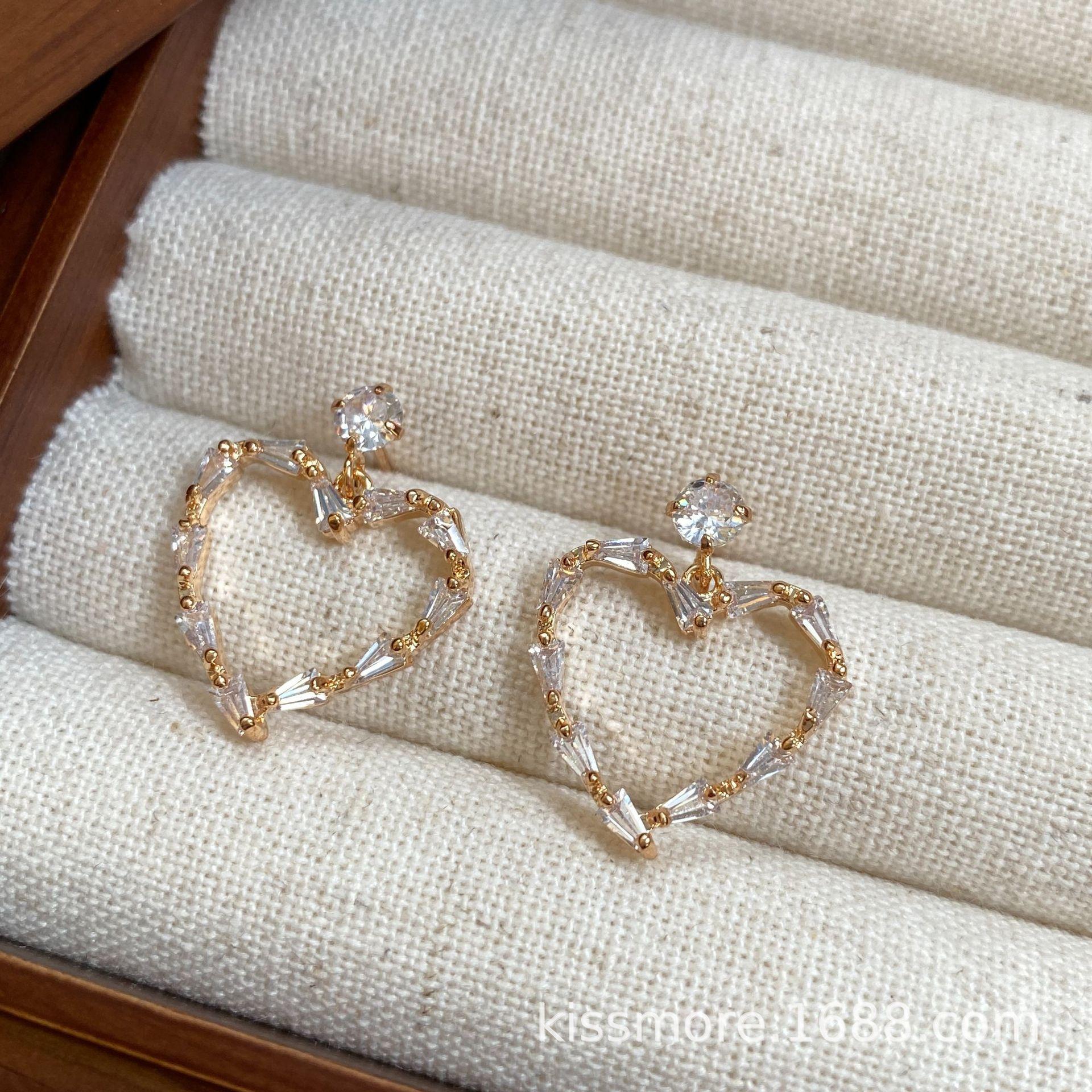 爱心镂空锆石耳环34.jpg
