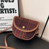 Bolsa xadrez estilo coreano bolsa feminina outono e inverno 2024 nova textura de moda estilo ocidental bolsa de sela xadrez feminina