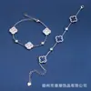 Suministro del Fabricante Popular Trébol de Cuatro Hojas Circonita Púrpura Flor Completa de Diamante Pulido Pulsera Exquisita Versátil de Gama Alta para Mujer