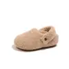 Pantuflas Birkenstock para Niñas 2025 Invierno Nuevas Versátiles para Exteriores Pantuflas Peludas Infantiles Estilo Coreano para Niños Zapatillas de Algodón Cerradas