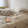 A sensação relaxante do algodão e do linho! Conjunto de quatro peças de linho tingido no fio, bordado vintage francês, roupa de cama de quarto de algodão puro refrescante e respirável