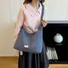 Estilo casual transfronteiriço 2026 outono e inverno nova bolsa de ombro com estampa floral pequena estilo coreano para mulheres, bolsa tote moderna de grande capacidade