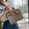 Modelo Novo 2026 Bolsa Platina com Couro Bovino Estampado de Palmeira, Exterior Costurado, Sensação Elegante e de Alto Padrão, Bolsa de Mão de Grande Capacidade, Bolsa de Ombro e Transversal