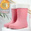 Botas de chuva japonesas de cano médio transfronteiriças femininas cor sólida simples antiderrapantes impermeáveis sapatos de borracha moda outdoor pesca trabalho botas de chuva