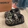Sapatos de Pelo com Velcro Estampa de Leopardo Estilo Retrô para Mulheres 2025 Outono e Inverno Novo Estilo Roupas Externas Sapatos de Algodão Sapatos Quentes e Fashion